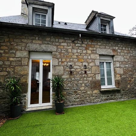 A La Maison - Hebergement De Luxe Domfront  Exterior photo